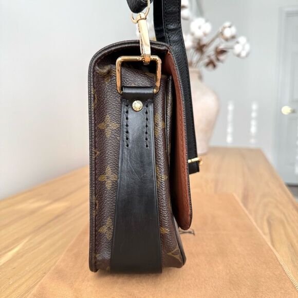 ✅AUTHENTIC✅LOUIS VUITTON CARTOUCHIERE MM - Picture 8 of 17